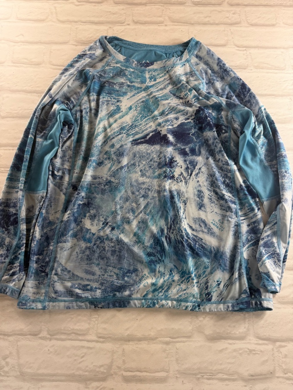 Realtree Fishing Teal and White Marble-Print Performance Top